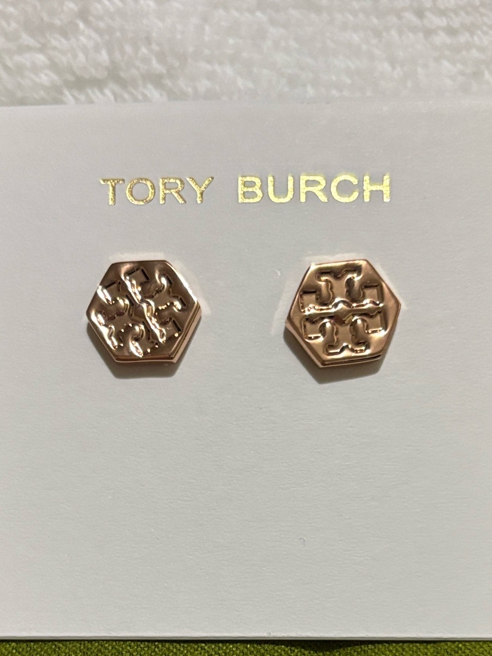 NWT Tory Burch Rose Gold Hexagon Logo Stud Earrings w/ Tory Burch Jewelry Bag